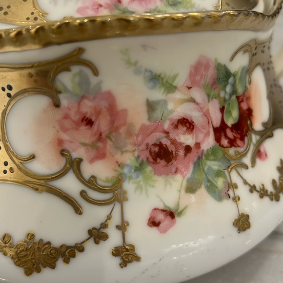 Vintage Porcelain Small Lidded Tureen with Handles - Picture 3 of 16